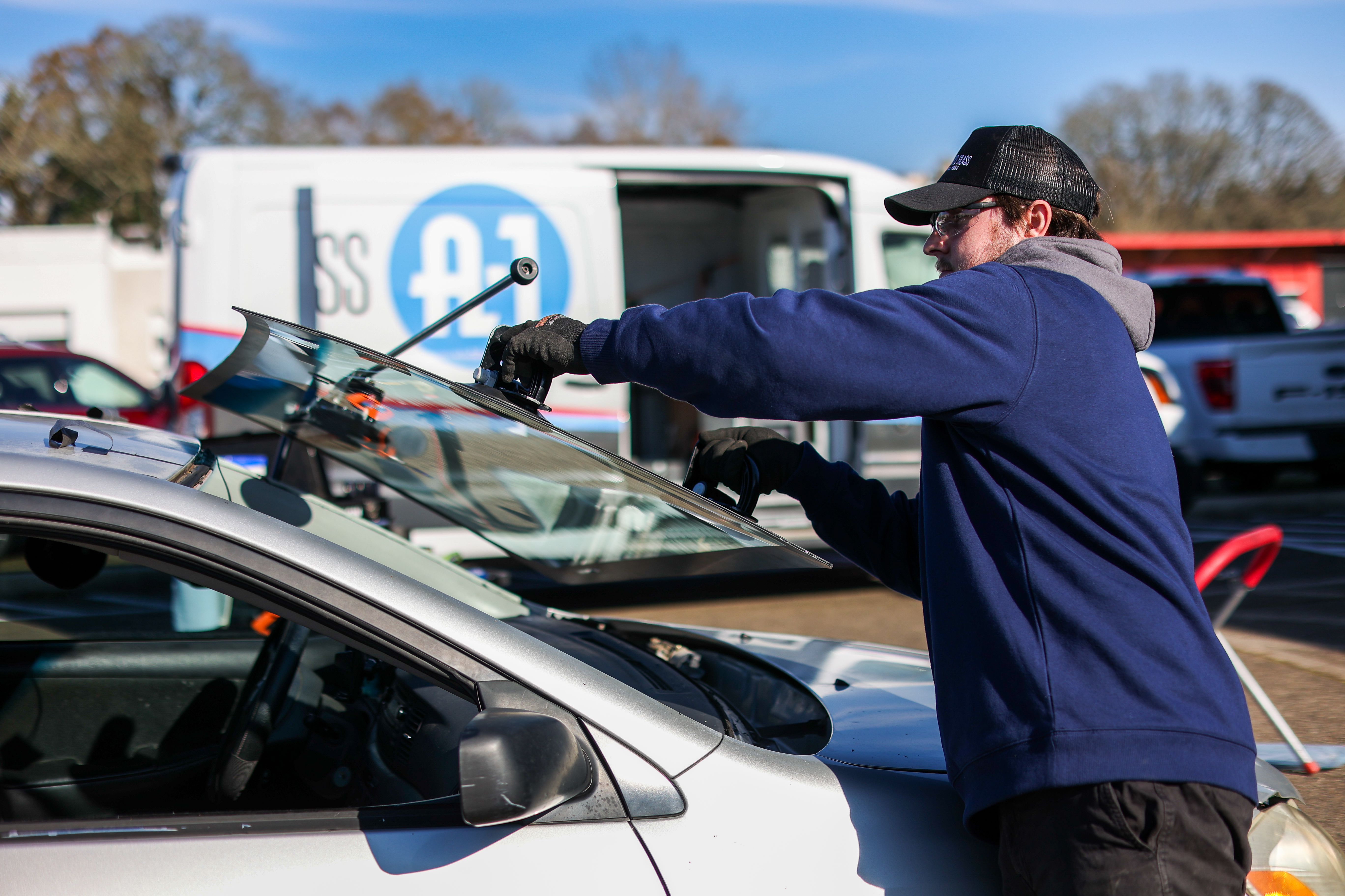 Mobile windshield replacement